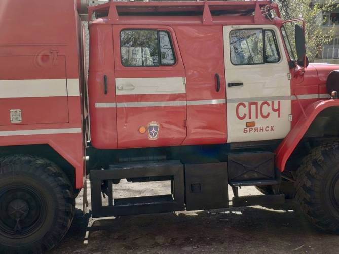 В Брянске на Володарке из горящего многоквартирного дома эвакуировали 15 человек