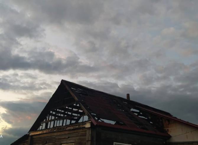 В Севске у местного почтальона сгорел дом
