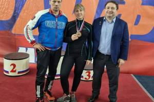Брянская спортсменка взяла бронзу чемпионата России по пауэрлифтингу
