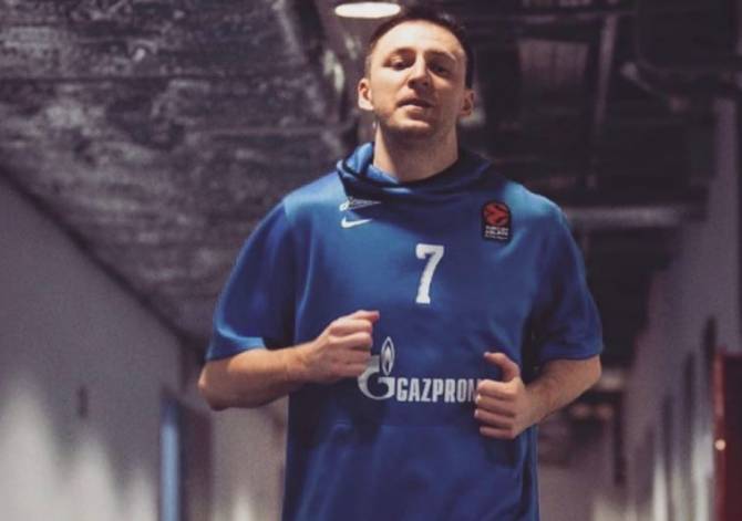 Баскетболист Фридзон передал детским домам Клинцов полмиллиона рублей