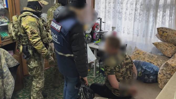 Двое мошенников отправили брянца на СВО и прибрали к рукам его деньги