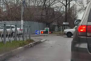 В Брянске на улице Урицкого рухнул светофор
