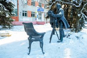В Брянске открыли памятник «Птичка»