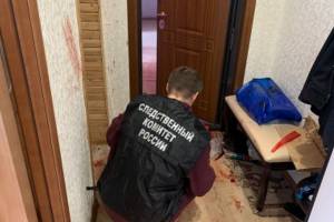 В Брянске работник пенсионного фонда зарезал узбека и выбросил его тело в подъезд