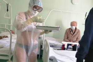 Брянский депутат Валуев похвалил тульскую медсестру в бикини