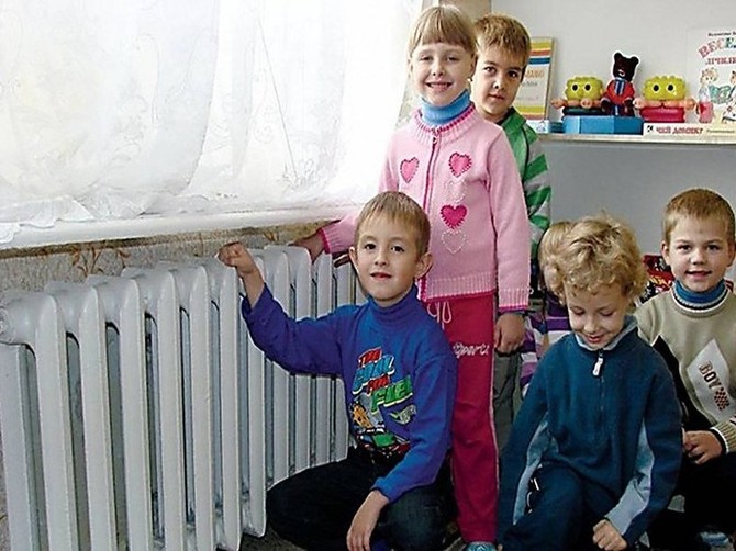 В Брянске отопление включили в 102 школах и детских садах