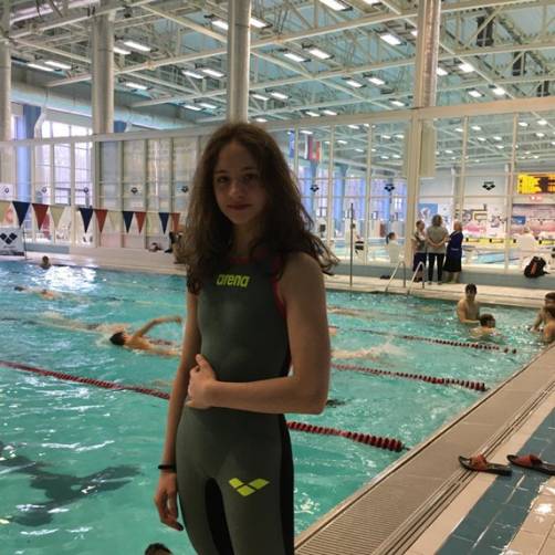 Брянская девушка установила рекорд области по плаванию