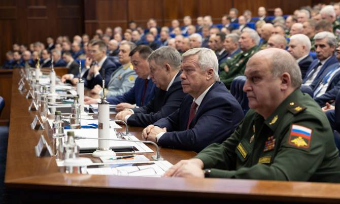 Брянского губернатора наградили за вклад в укрепление обороноспособности РФ