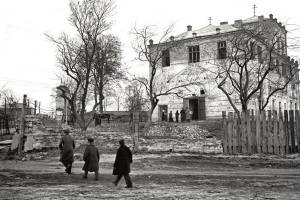 Брянцам показали фото Воскресенской церкви 1942 года