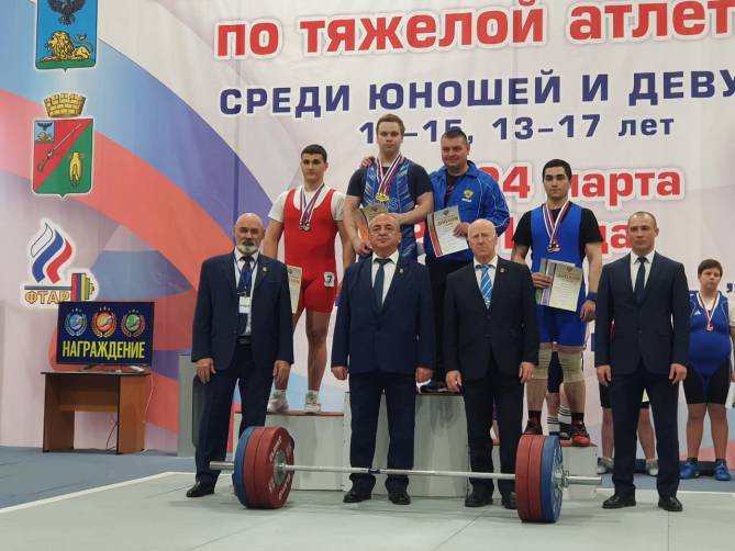 Брянские тяжелоатлеты завоевали 2 медали на Первенстве России