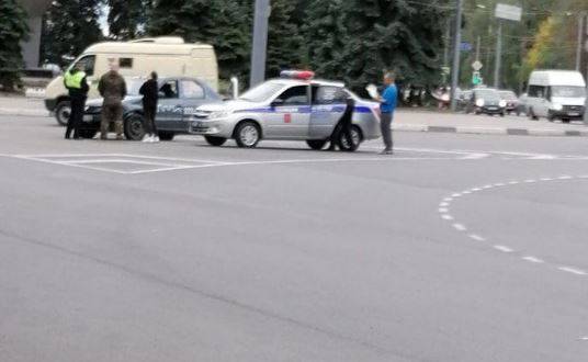 В Брянске сообщили о столкновении такси с инкассаторской машиной
