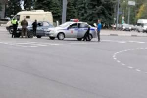 В Брянске сообщили о столкновении такси с инкассаторской машиной