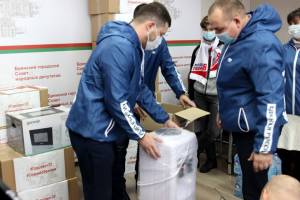 Брянские депутаты купили микроволновку для работников роддома