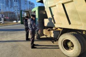 В Брянске с начала года водители грузовиков 70 раз нарушили ПДД