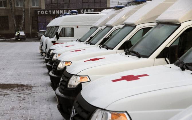 В Брянске вручили ключи от 22 машин скорой помощи