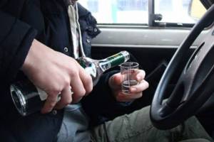 Ночью на брянской трассе поймали пьяного 21-летнего водителя иномарки