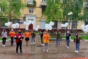 В Брянске волонтеры подарили праздник юным пациентам онкоцентра