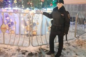 На вокзале Брянск-I сотрудница транспортной полиции спасла жизнь 14-летней девочке