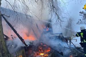 В Брасово сгорел жилой дом: есть пострадавший