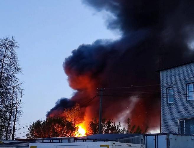 В Бежицком районе Брянска рано утром произошёл крупный пожар