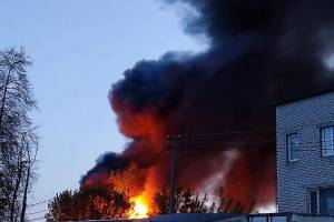 В Бежицком районе Брянска рано утром произошёл крупный пожар