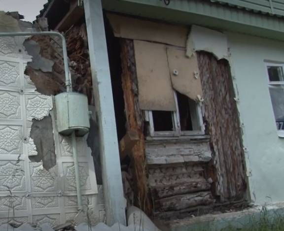 В Брянске бывшая узница концлагеря живет в разрушающемся доме