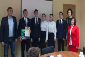 Брянская школа №28 победила в конкурсе по сбору макулатуры