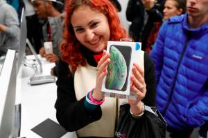 Брянцы не спешат раскупать новые iPhone за 130 тысяч
