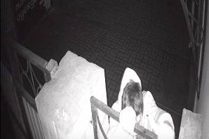В Брянске юноша украл камеру видеонаблюдения