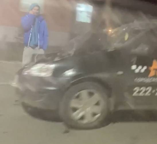 В Брянске машина «Городского такси» попала в серьёзное ДТП