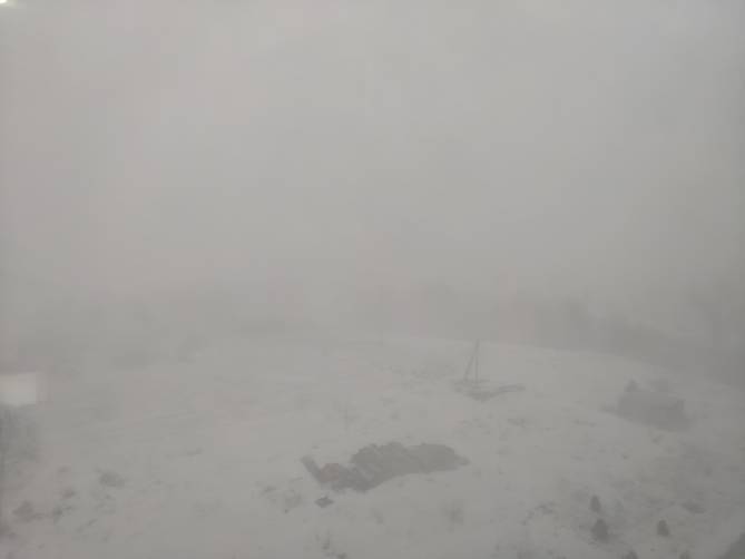 На Брянск рано утром обрушился снегопад