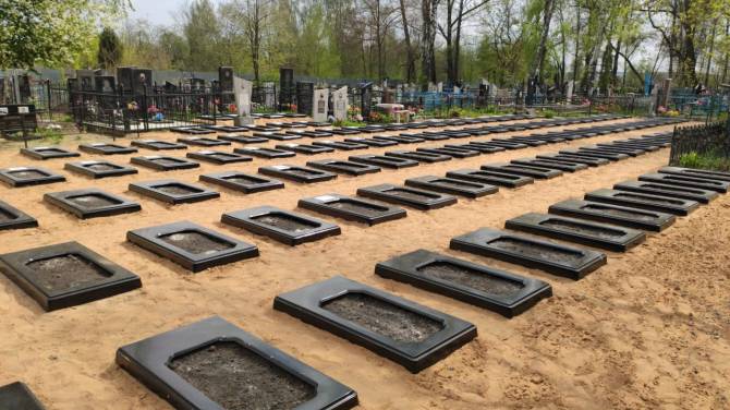 В Новозыбкове пытаются восстановить разгромленное воинское захоронение