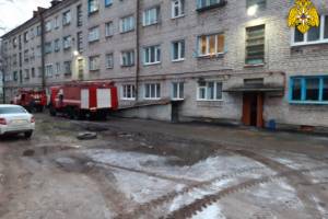 В Новозыбкове при пожаре в общежитии погибли парень и женщина