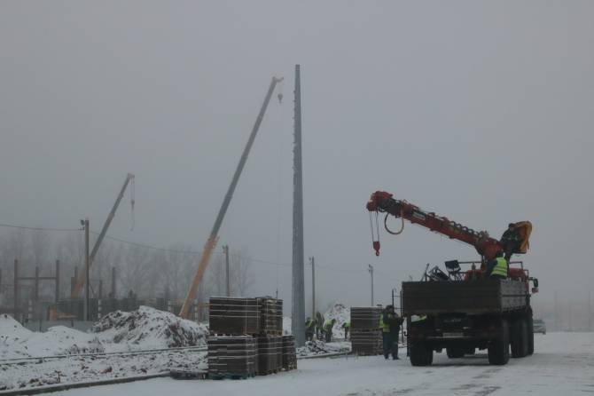 На новой дороге по улице Советской в Брянске ставят фонари