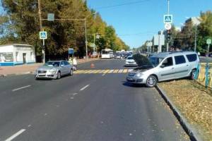 В Брянске водитель Lada снёс ограждение и сломал шею