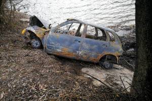 Под Брянском два маршрутчика спасли мужчину из горящего автомобиля
