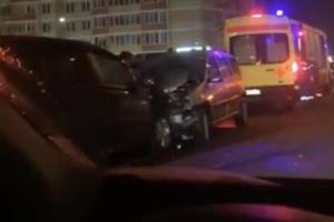 В Брянске на Горбатова произошло жуткое ДТП с двумя легковушками