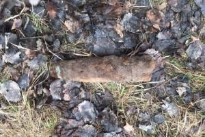 В новозыбковском селе Тростань нашли артиллерийский снаряд