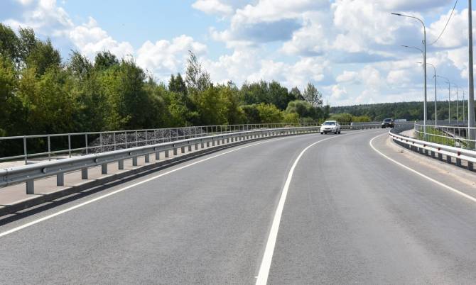 В Фокино завершается строительство моста через реку Болва