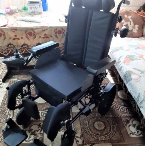 Брянцы приобрели для тяжелобольной девочки кресло-коляску за 135 тысяч рублей