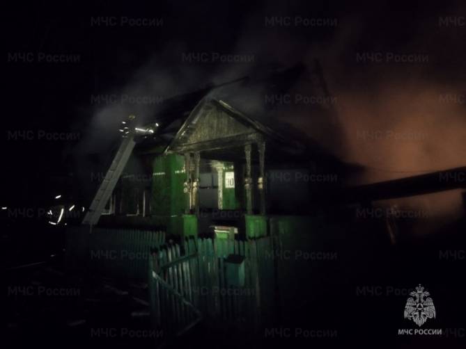 В Радице-Крыловке ночью сгорел жилой дом: погибла 68-летняя женщина