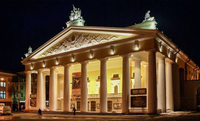 В Брянск с гастролями приедет Луганский академический драмтеатр