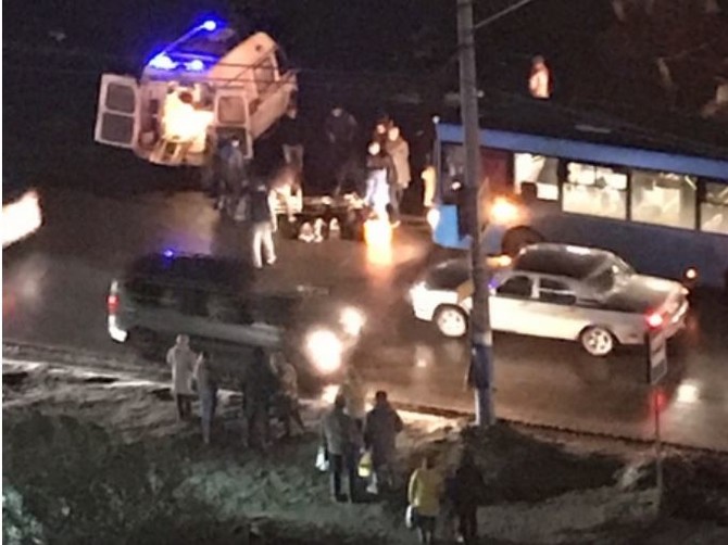 В Брянске на Литейной синий автобус сбил пешехода