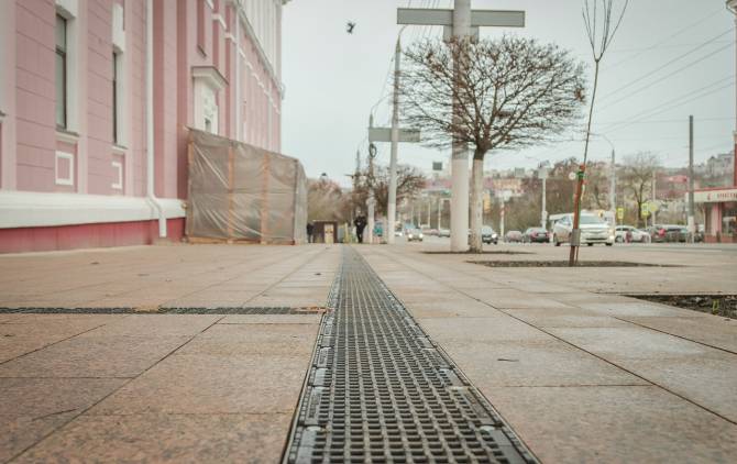 Тротуар у брянского филиала Сеченовки обошелся в 10 млн рублей