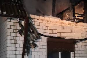 В Жирятино на улице Пионерской сгорело здание 