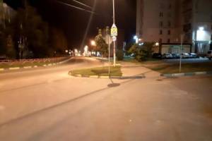 В Брянске на улице Тельмана водитель легковушки сломал ногу пенсионерке