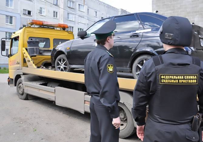 В марте брянские приставы арестовали у должников 42 автомобиля