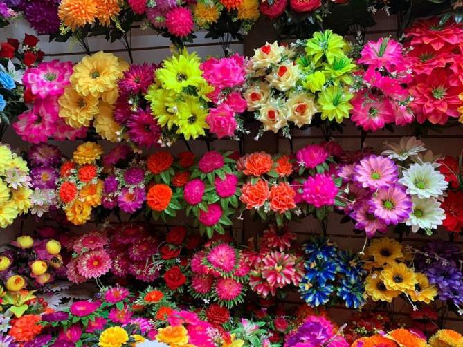 В Брянске 15 апреля откроются ярмарки искусственных цветов