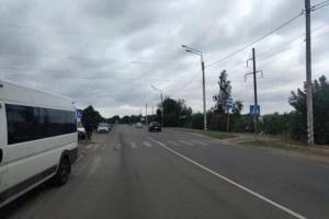 В Брянске водитель Peugeot устроил массовое ДТП и покалечил 22-летнего парня