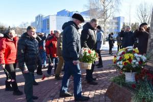 В Брянске у мемориала «Круговая оборона» почтили память воинов-интернационалистов